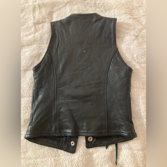 Leather lace up motorcycle vest - Picture 2 of 3